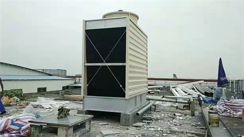 <a href=http://www.jianzhiwu.cn target=_blank class=infotextkey>工業(yè)冷卻塔</a>風(fēng)機(jī)故障維修